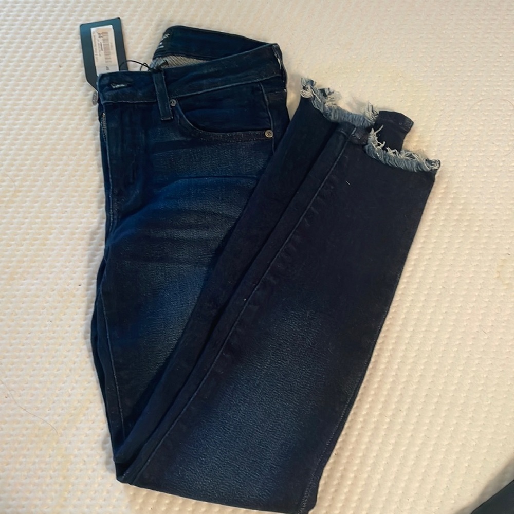 Just Black fray hemmed jeans dark wash. New with tags size 26